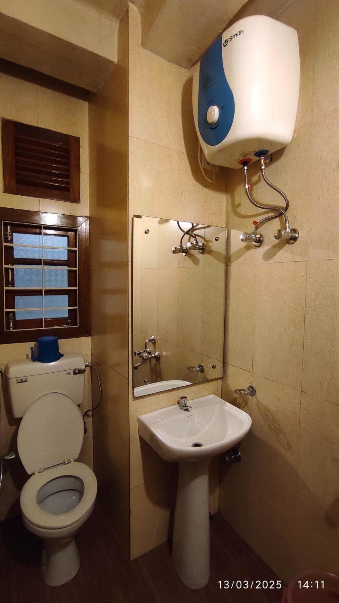 Baba Tourist Lodge Shillong Exterior foto