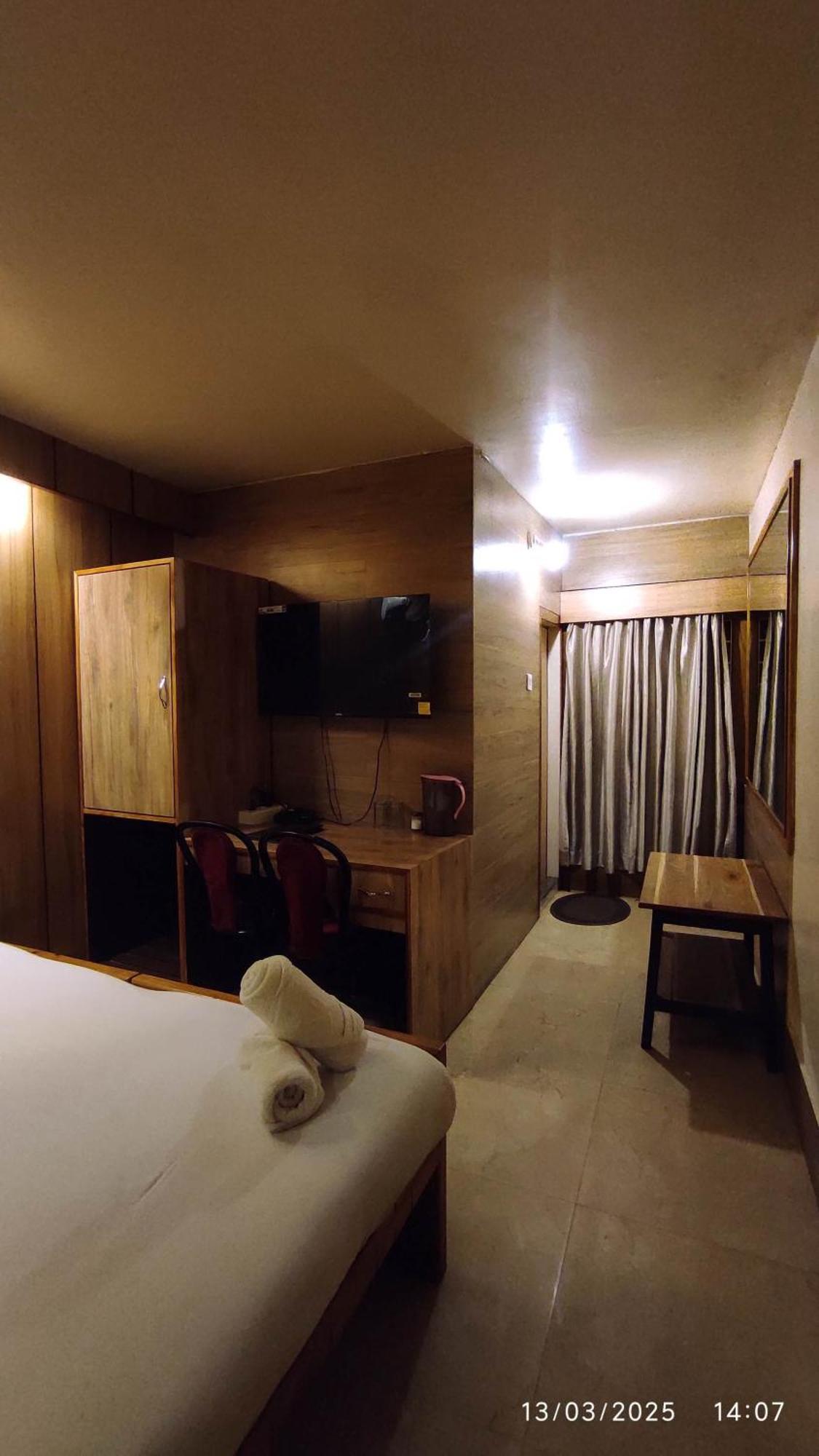 Baba Tourist Lodge Shillong Exterior foto