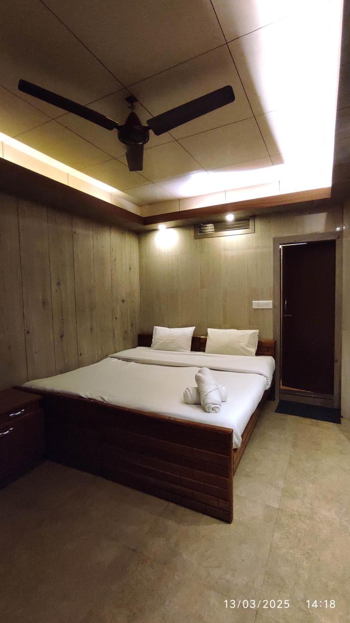 Baba Tourist Lodge Shillong Exterior foto