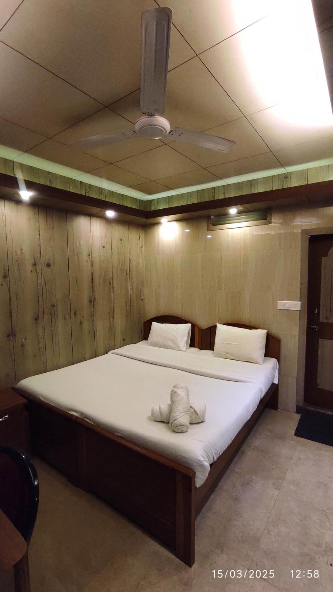 Baba Tourist Lodge Shillong Exterior foto